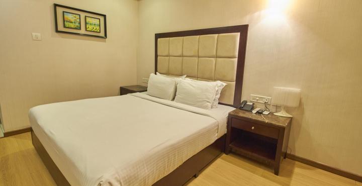 Treebo Trend Hotel Parker Ahmedabad Exterior photo
