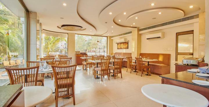 Treebo Trend Hotel Parker Ahmedabad Exterior photo